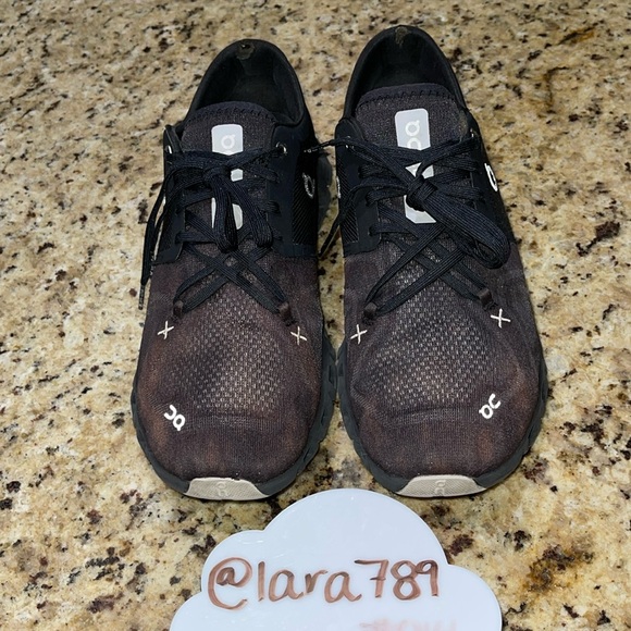 On Cloud Running - Picture 1 of 9